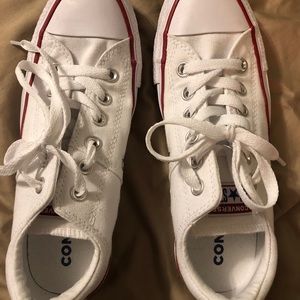 Size 7 women chuck Taylor all star converse white